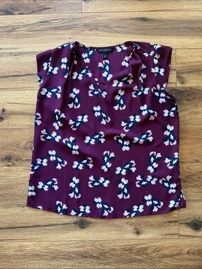 Banana Republic Plum Floral V-Neck Sleeveless Blouse with Navy & White Accents